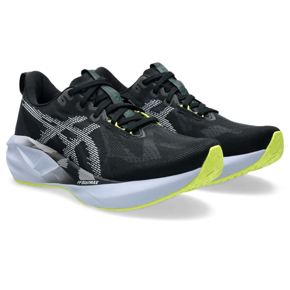 Tênis ASICS Novablast 5 - Masculino - Preto/Azul vista frontal em perspectiva - 1011B974-003