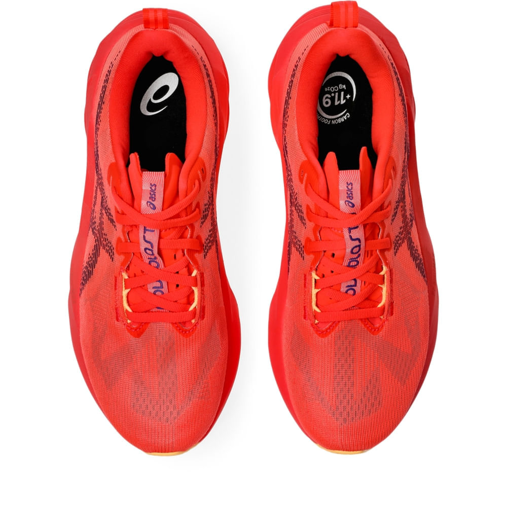 Tênis ASICS Novablast 5 - Masculino - Vermelho/Roxo vista superior - 1011B974-600