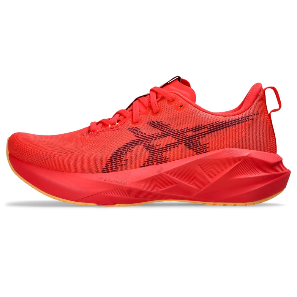 Tênis ASICS Novablast 5 - Masculino - Vermelho/Roxo vista lateral esquerda - 1011B974-600