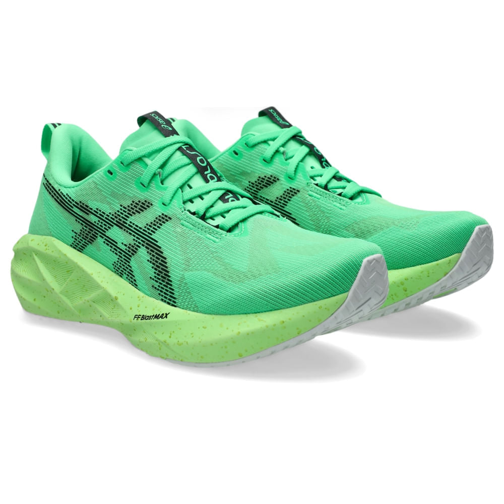 Tênis ASICS Novablast 5 - Masculino - Verde/Preto vista frontal em perspectiva - 1011C224-300