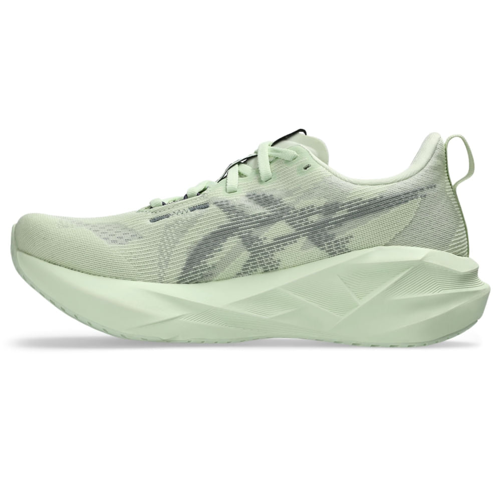 Tênis ASICS Novablast 5 - Feminino - Verde/Verde vista lateral esquerda em perspectiva - 1012B765-301
