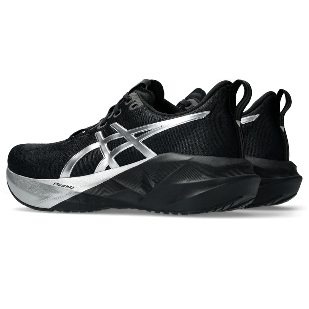Tênis ASICS Novablast 5 Platinum - Feminino - Prata/Preto vista frontal - 1012B980-001