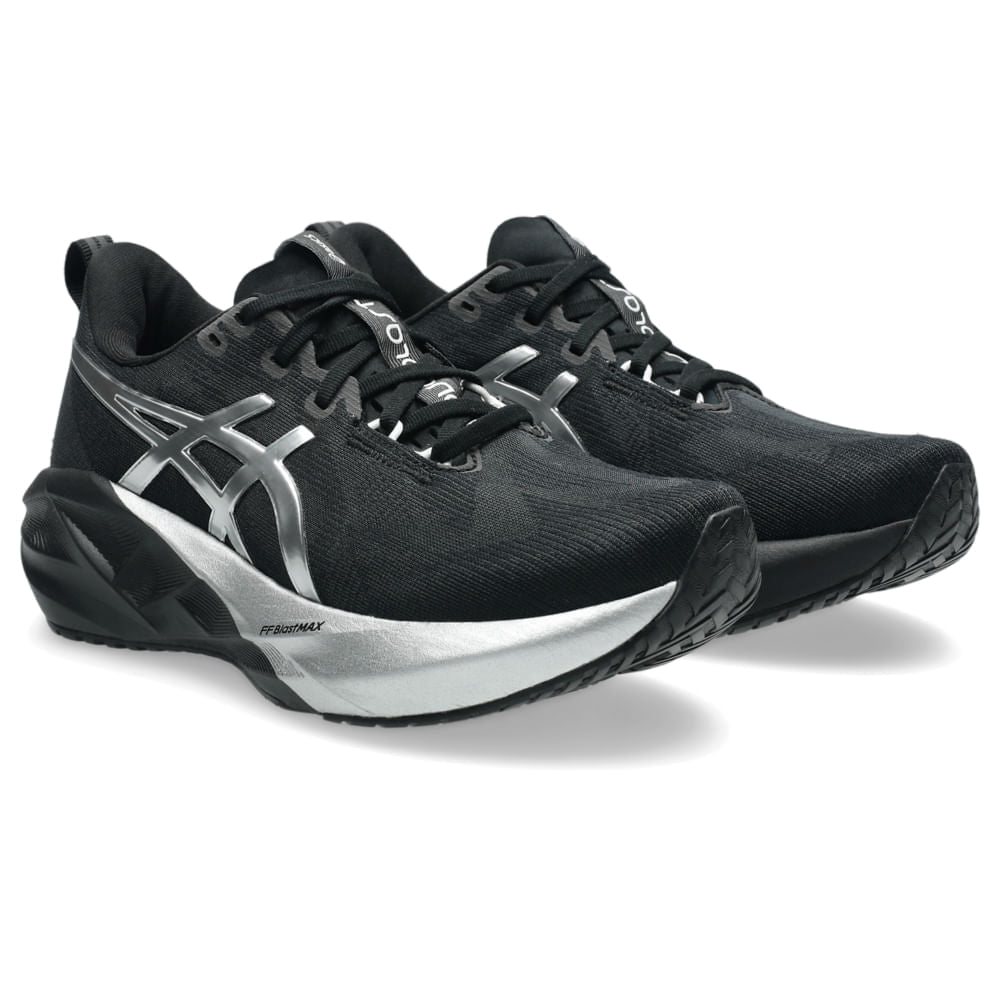 Tênis ASICS Novablast 5 Platinum - Feminino - Prata/Preto vista frontal em perspectiva - 1012B980-001