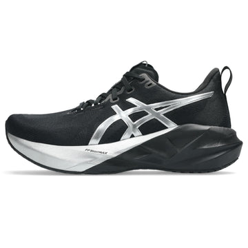 Tênis ASICS Novablast 5 Platinum - Feminino - Prata/Preto vista lateral esquerda - 1012B980-001