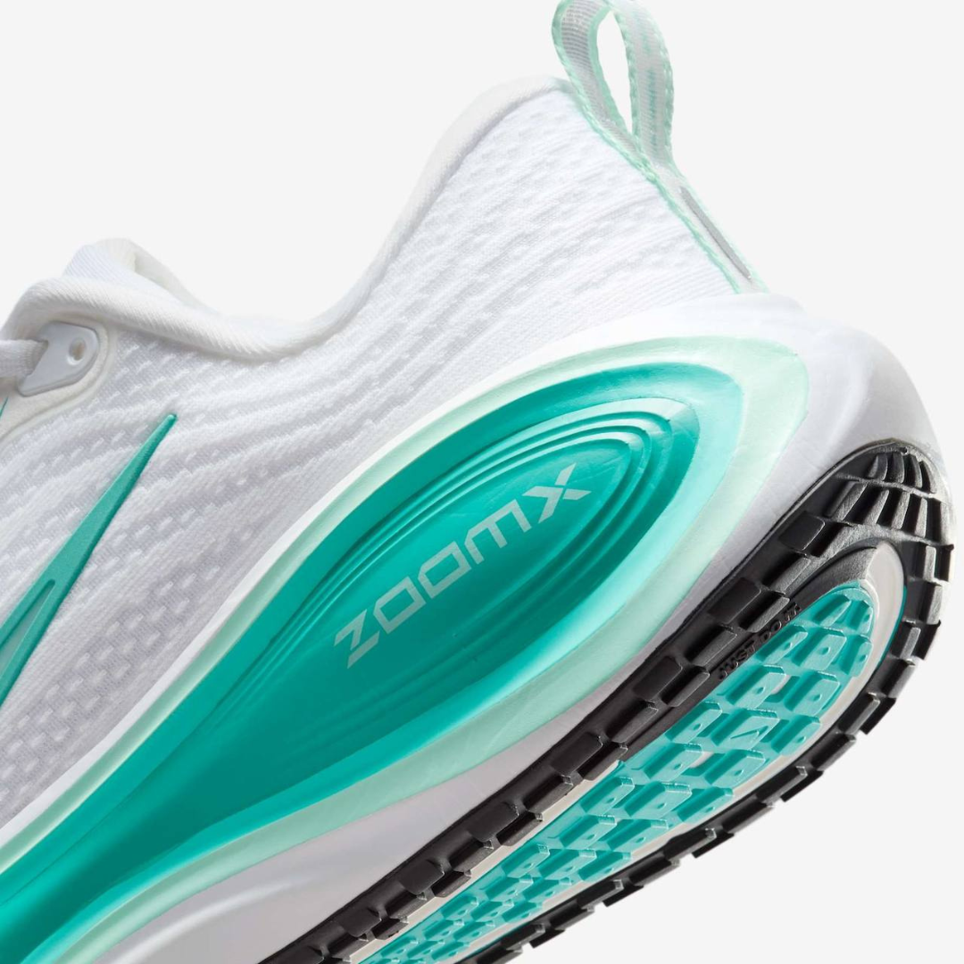 Nike Vomero Plus - Branco/Verde