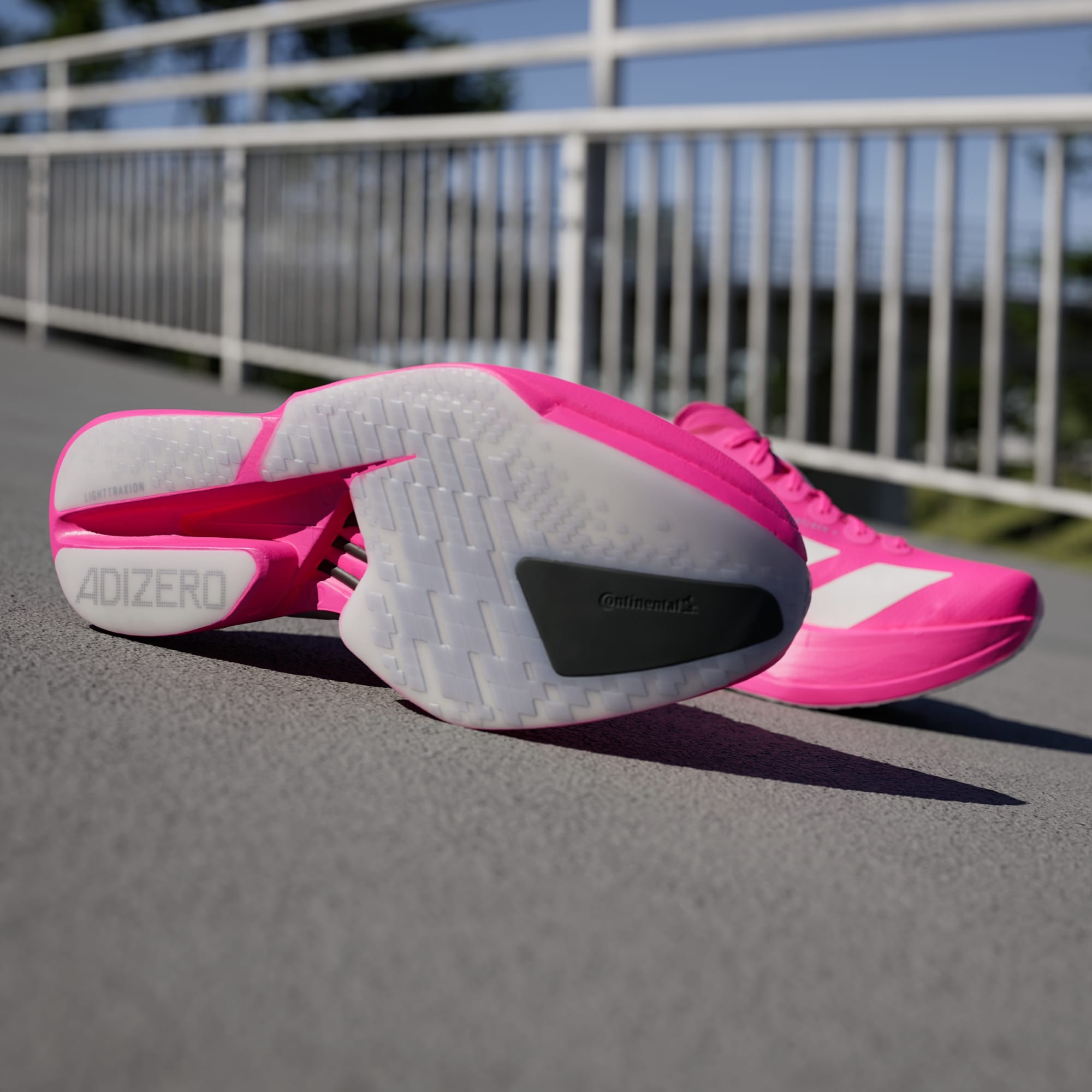 Tênis Feminino adidas Adizero Adios Pro 4 Shock Pink / Zero Metallic - JR1269 - Vista Calcanhar