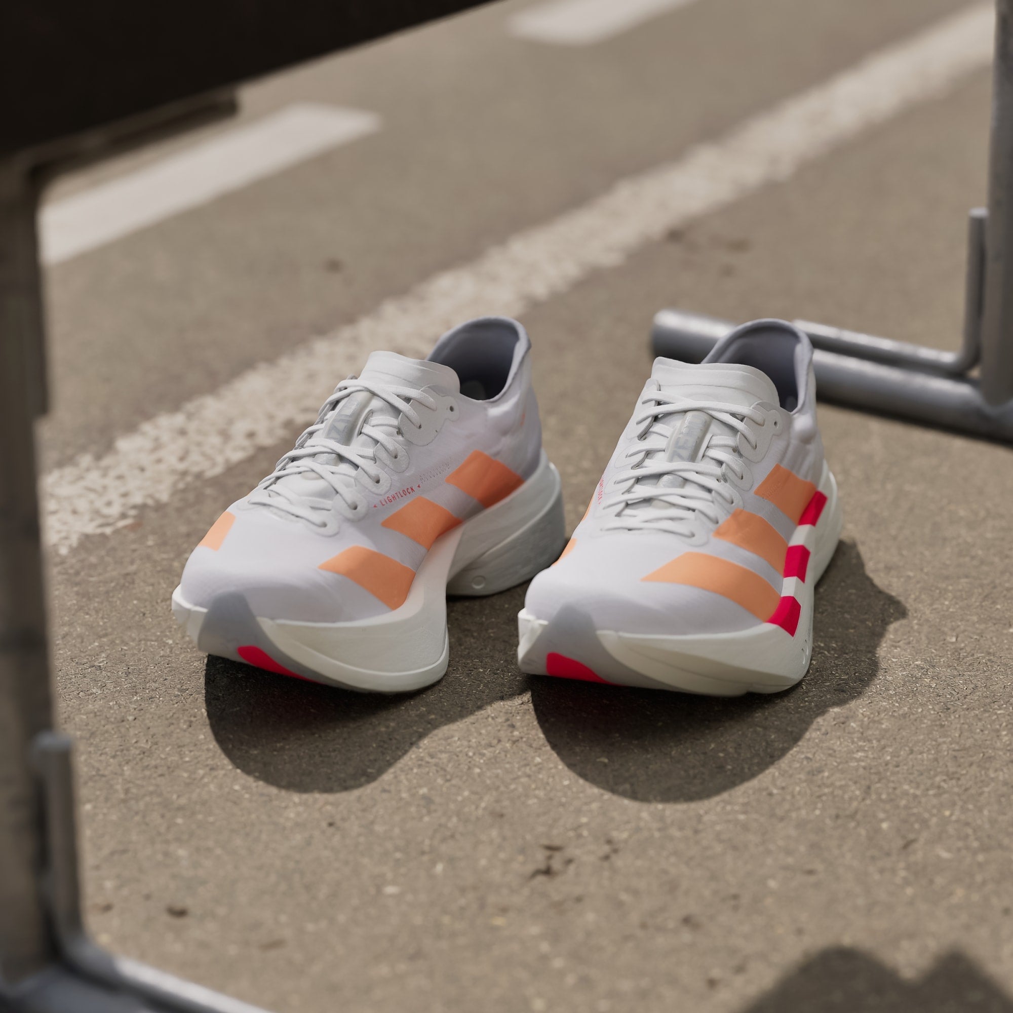 Tênis Feminino adidas Adizero Adios Pro 4 Cloud White / Beam Orange - JR7087 - Vista Frente