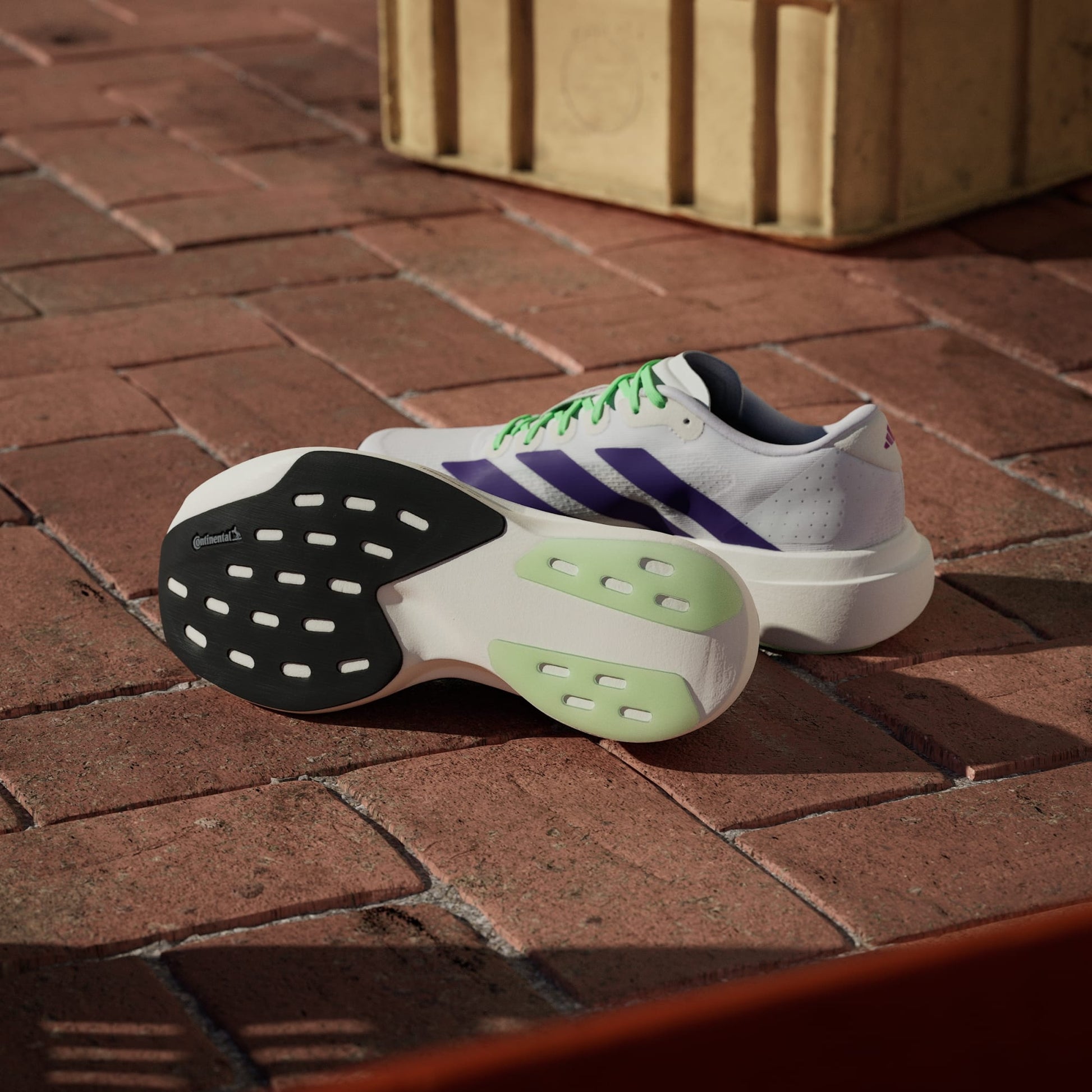 Tênis Feminino adidas Adizero Evo SL Cloud White / Collegiate Purple - JS4456 - Vista Calcanhar