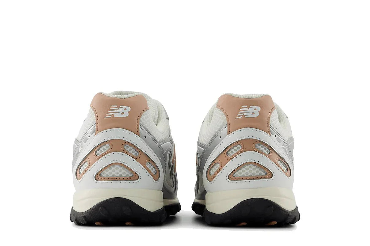 New Balance 204L Silver Metallic Flat Taupe Prateado - Meireles Sport