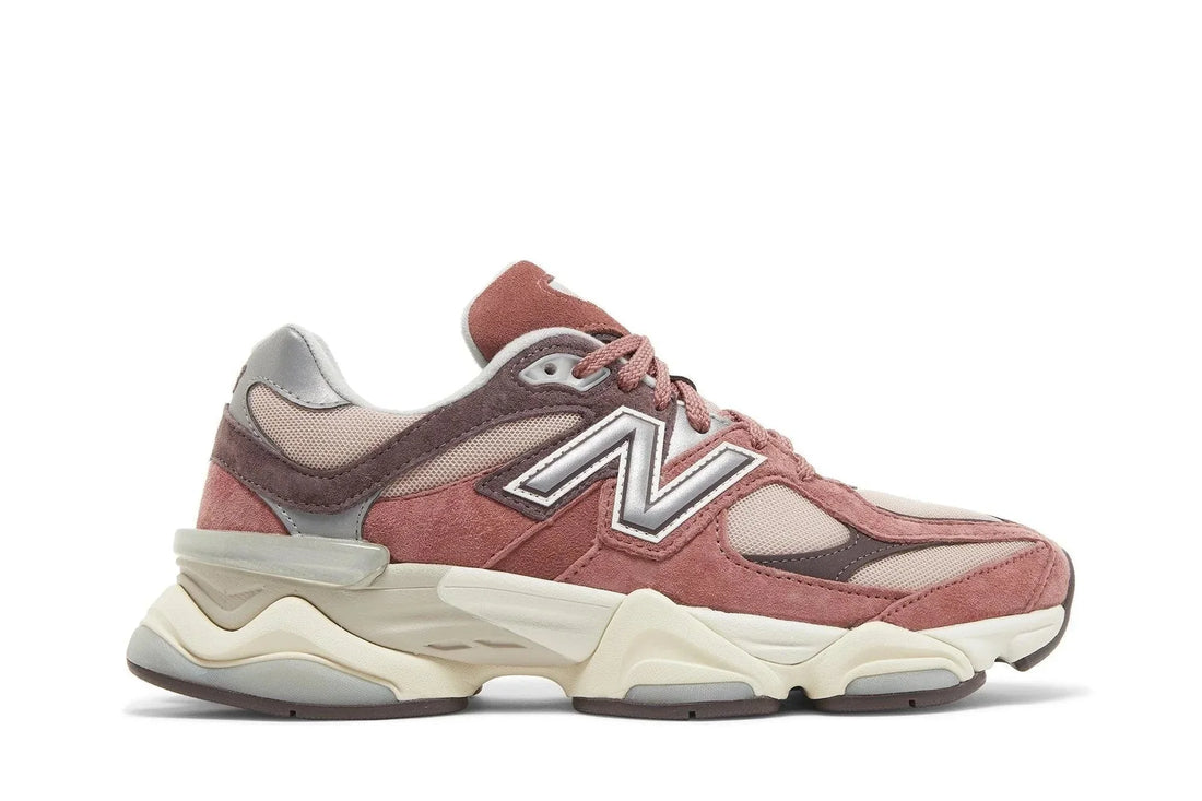 New Balance 9060 Mineral Red Truffle Rain Cloud Vermelho - Meireles Sport