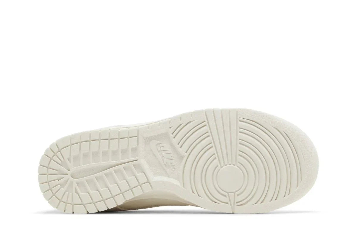 Nike Dunk Low Iridescent Swoosh Bege - Meireles Sport