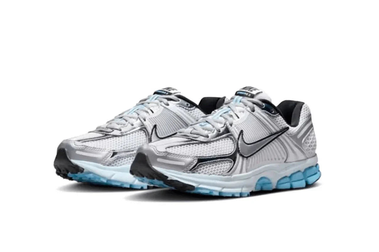 Nike Zoom Vomero 5 Metallic Silver & Blue Tint Prateado/Azul - Meireles Sport